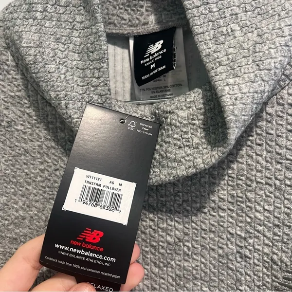 NEW New Balance Mock Neck Transform Pullover Sweatshirt - Image 7