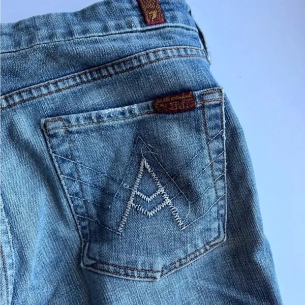 7 For All Mankind • A Pocket Distressed Hem Bermuda Shorts - Image 7