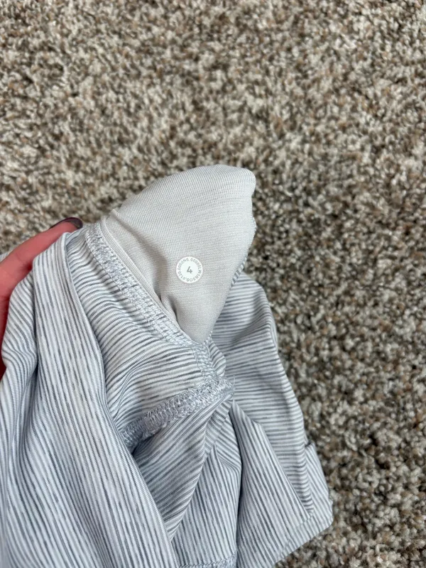 White and Gray Lululemon Wunder Under Leggings - Image 3