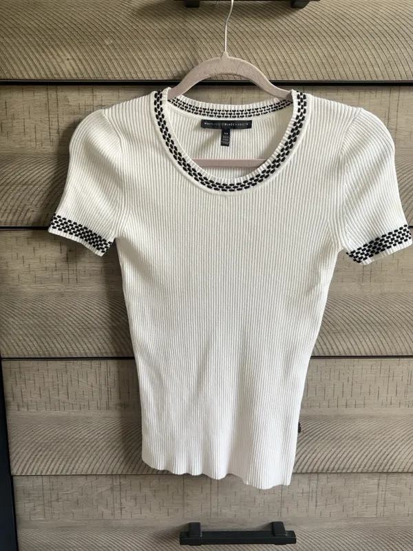 White House Black Market XS Ribbed Knit Contrast Trim Top - Image 2