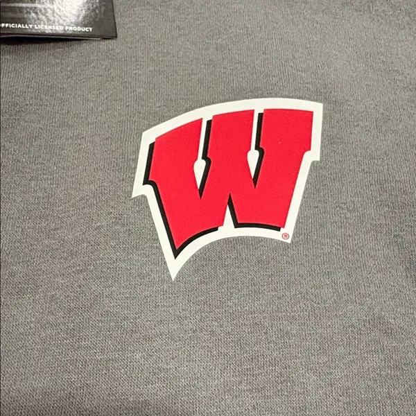 College Corner Wisconsin Badger Pullover size large NEW Red - Image 6