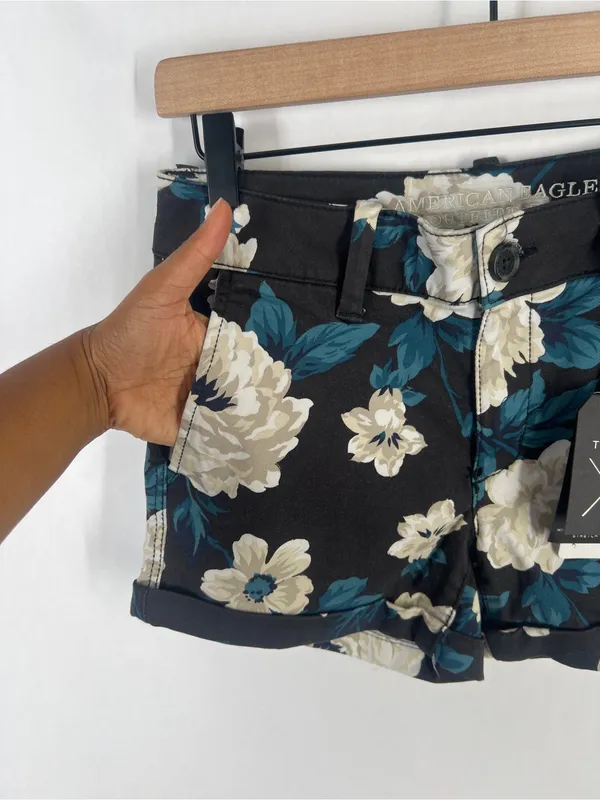 American Eagle AEO Twill Floral Midi Low Rise Shorts Size 4 NWT - Image 7