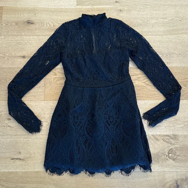 Lulu's - Gorgeous Attraction Lace Structured Long Sleeve Mini Dress in Black - Image 2