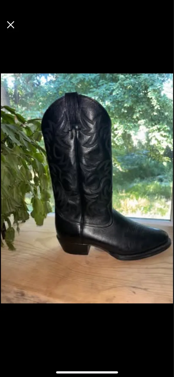Cowboy Ariat Boots - Image 3