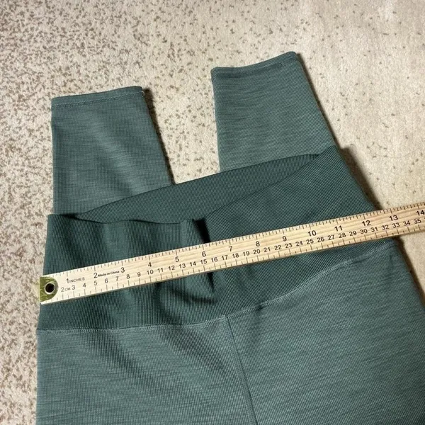 Vuori Ribbed High Rise Leggings Womens Medium Green VW442 Activewear Yoga Pants - Image 3