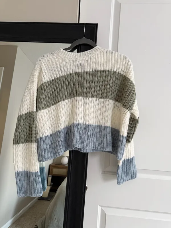 Moon & Madison Color Block Sweater - Image 2