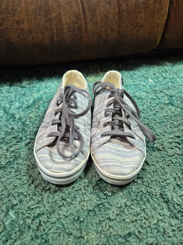 Vans Striped Lace Up Sneakers 6.5 - Image 4
