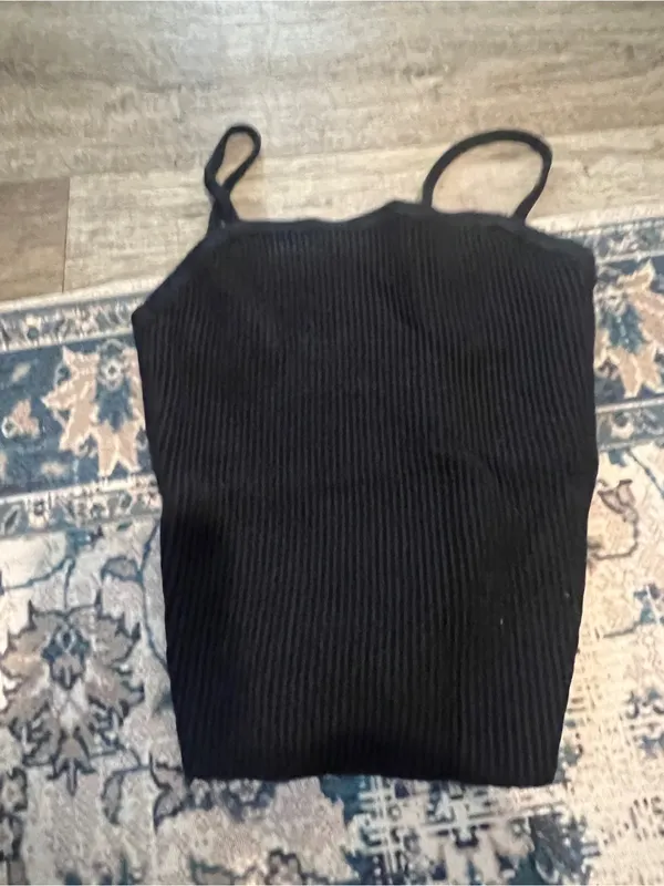 Abercrombie black Ribbed Spaghetti-Strap Crop Top - Image 4