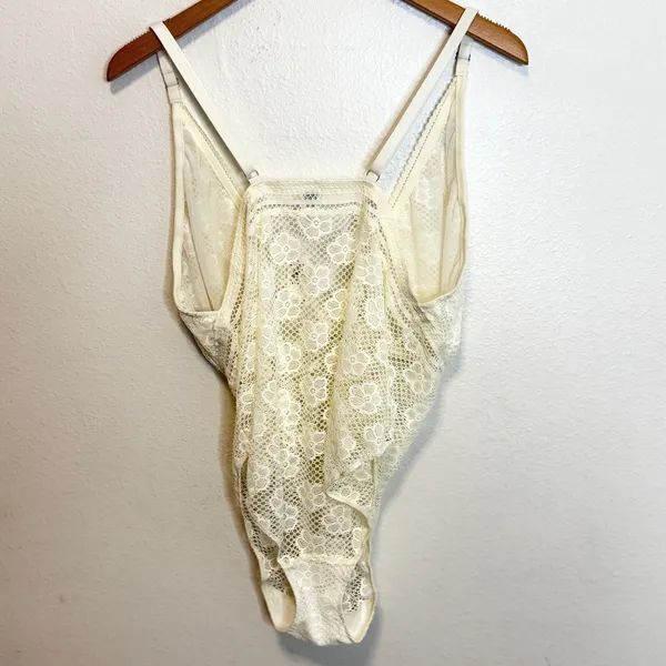 Aerie Lace Bodysuit Sz XXL Cream Floral V-Neck Crisscross Back NWT‎ - Image 2