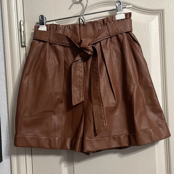 💖 NWT FRNCH Dina‎ Brown Faux Leather Paperbag Shorts - Image 4