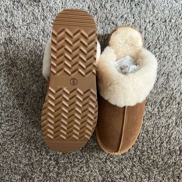 Dream Paris NWOT Faux Fur Brown and Tan Platform Slippers with Box - Image 4