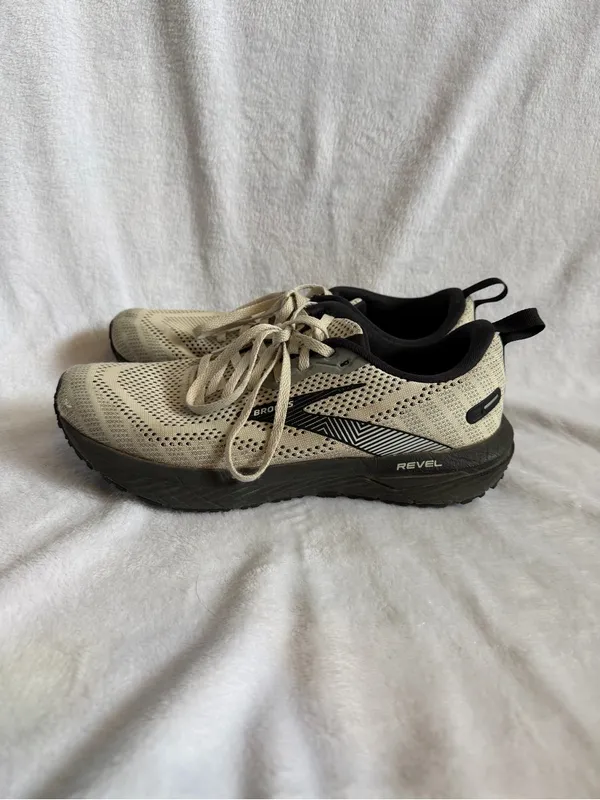Brooks Womens Revel 6 Size 8.5 B Neutral Black White Running Trainer - Image 4