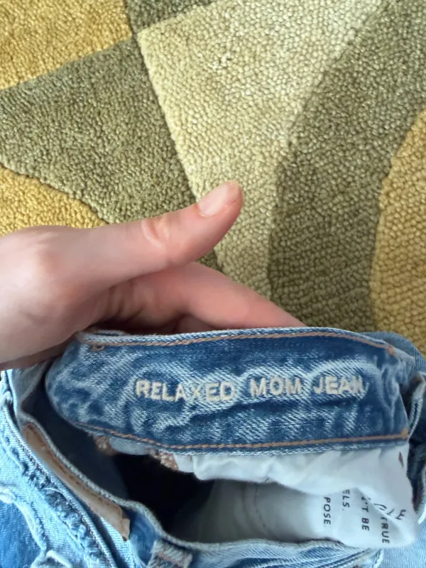 American Eagle Relaxed Mom Jeans High Rise Light Wash Distressed Deep Cut Size 0 - Image 6