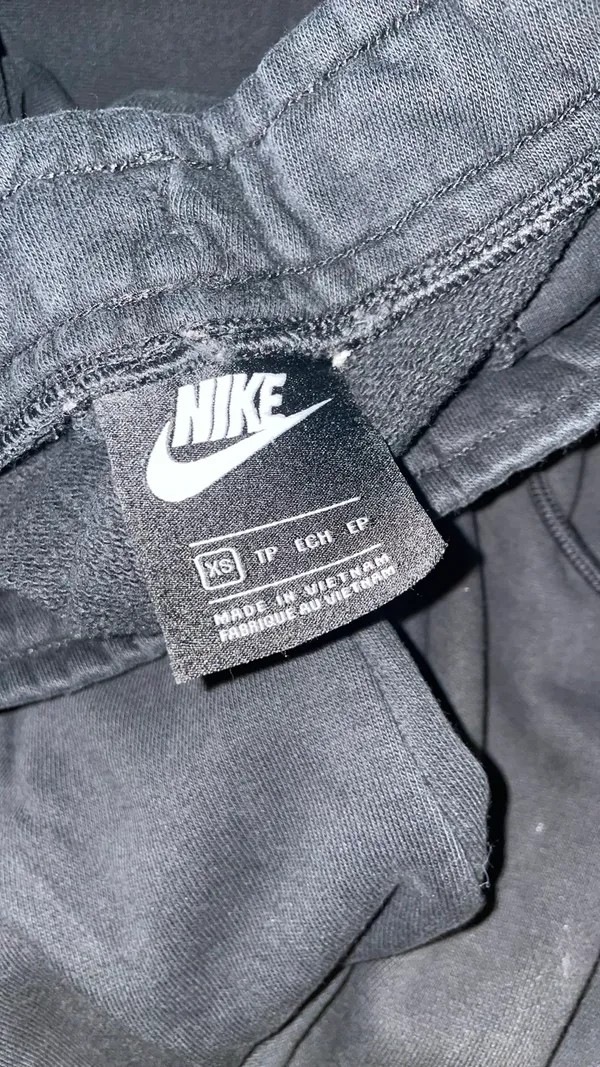 Nike Sportswear Essential Women’s Fleece Sweatpants - Image 4