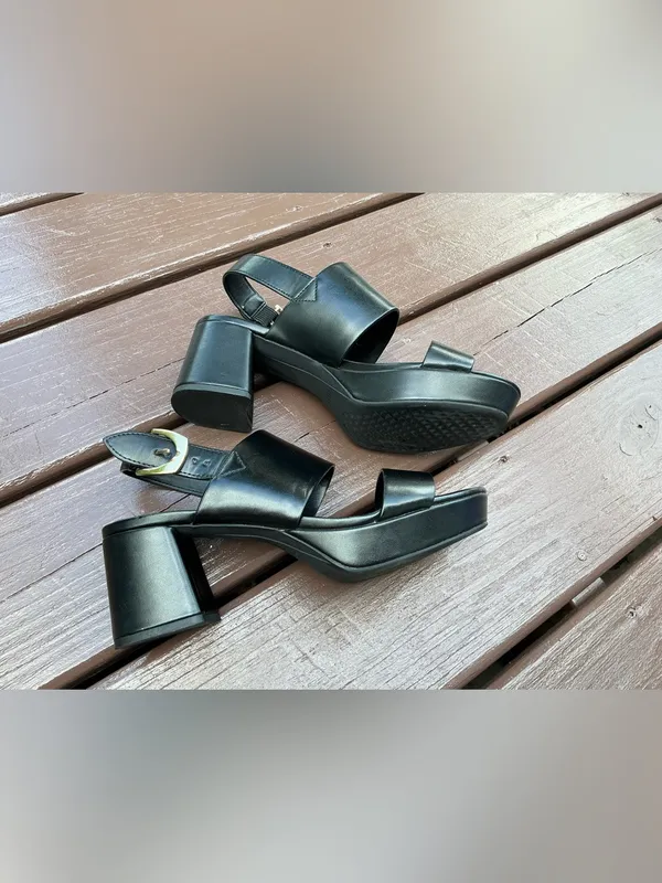 Modern leather Wide-Strap Block Heel Sandals 🌹 - Image 7