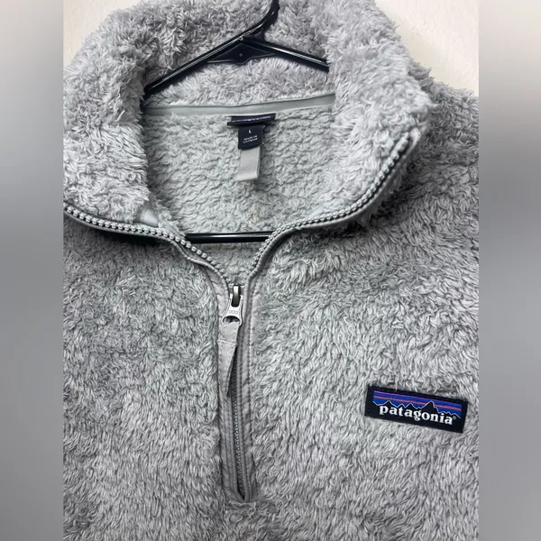 Patagonia Soft Gray Fleece Pullover - Image 4