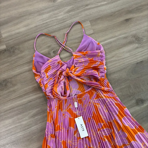 NWT Astr the Label Blythe Plisse Midi Dress Coral Multi Women Size Small - Image 8