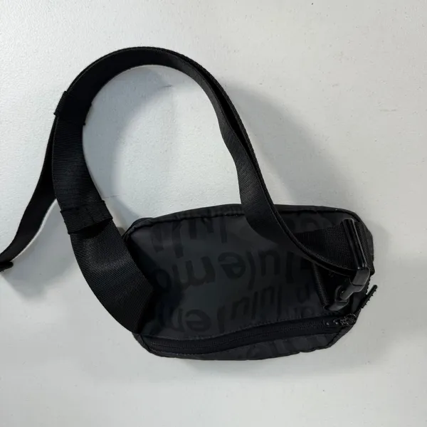 Lululemon Athletica‎ Everywhere Belt Bag 1L Wobbley Wordmark Logo Print Black - Image 7