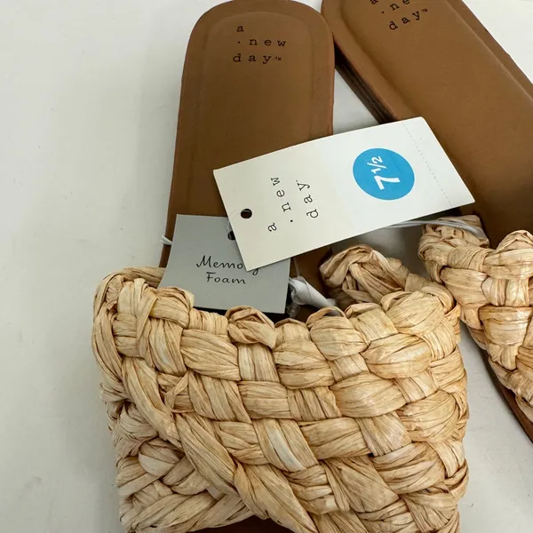 Womens A New Day Slide on Sandals Tan Size 7.5‎ - Image 2