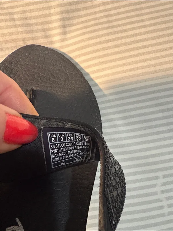 Skechers Meditation yoga foam thong sandals size 6 - Image 7