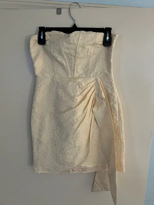 These Three Boutique Storia Strapless Dress - Image 3