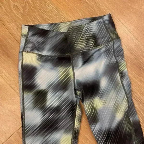 Athleta High Rise Alpine Chaturanga Blue Yoga workout‎ Ankle leggings size Small - Image 3