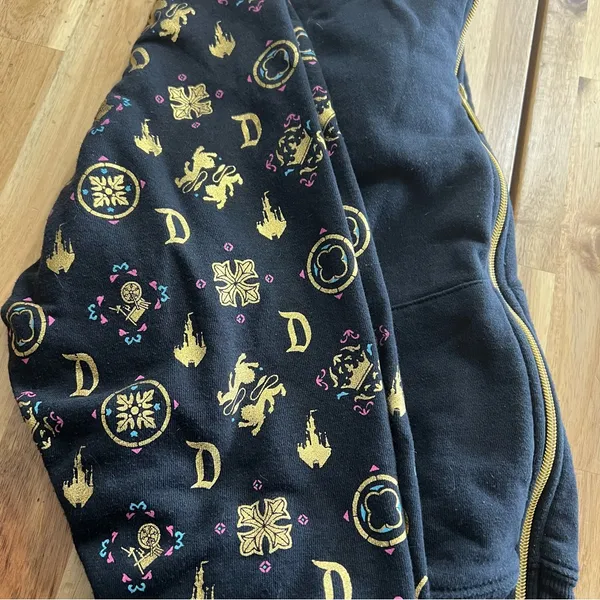Disney Parks Gold D Logo Zip Hoodie Black Graphic Sleeve Size M - Image 7