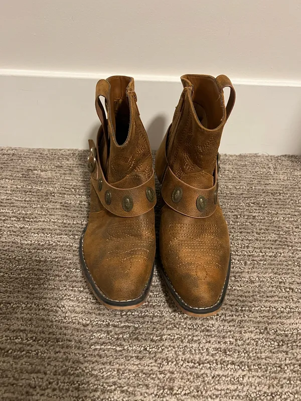 Natural Reflections Kaylee Ankle Boots women’s size 7 U.S. Cognac Brown - Image 2