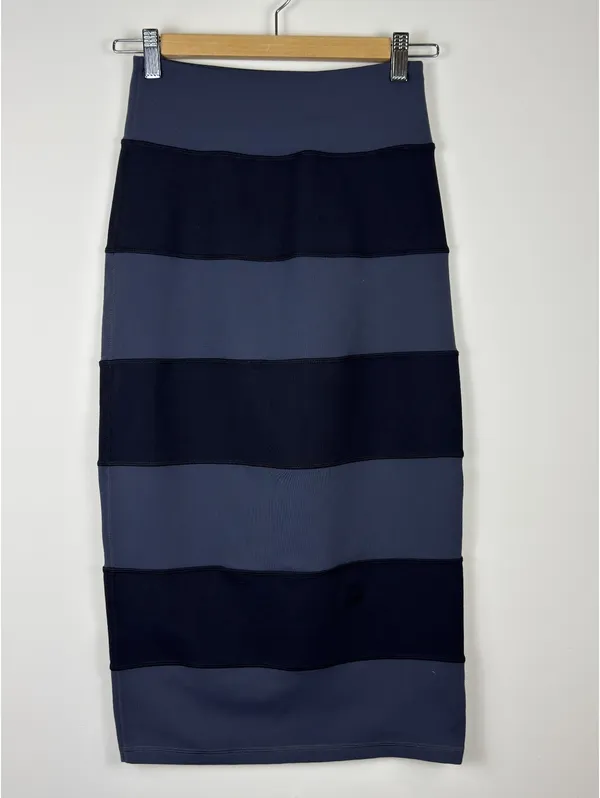 Lululemon Yoga Over Skirt Size 4 Coal Black Striped Luon High Rise Midi Rare - Image 2