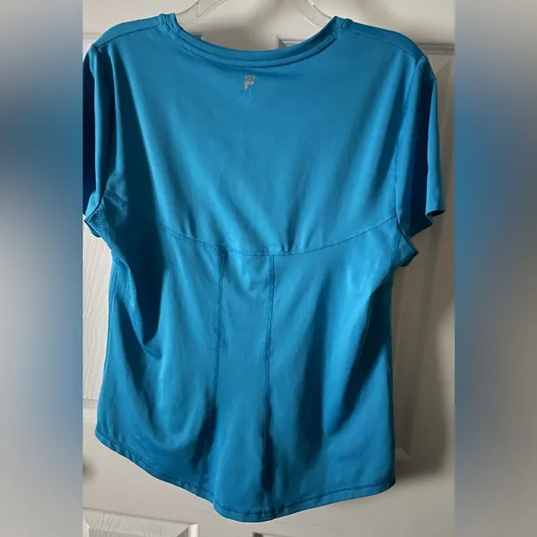 Fila Athletic Golf top Sz Large Cerulean P-P 22 L 24-25” Longer in back EUC - Image 2