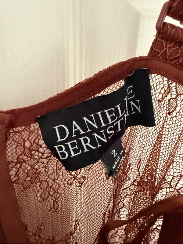 NWT Danielle Bernstein Warm Brown Lace Sheer Structured Bodysuit Top Size 2 - Image 5