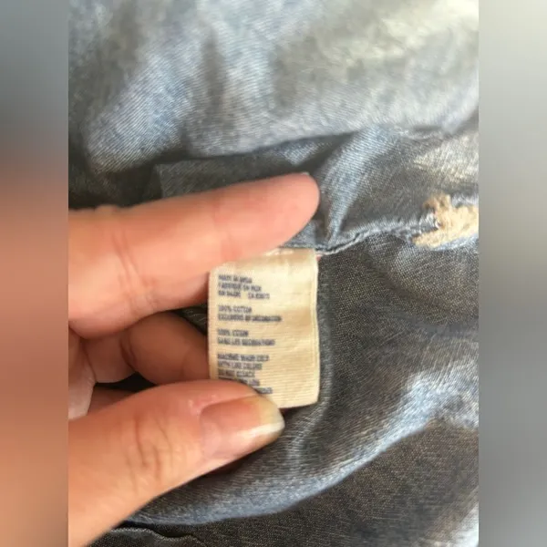 American Eagle Outfitters Distressed Chambray Button Down Size S - Image 3