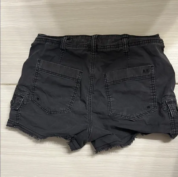 American Eagle Cargo Shorts Black - Image 2