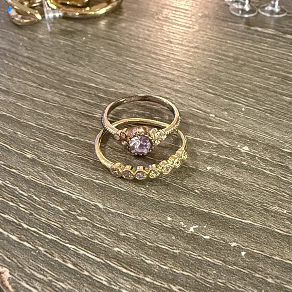 Elegant Purple and Gold Women's Ring Set of Two - Image 2