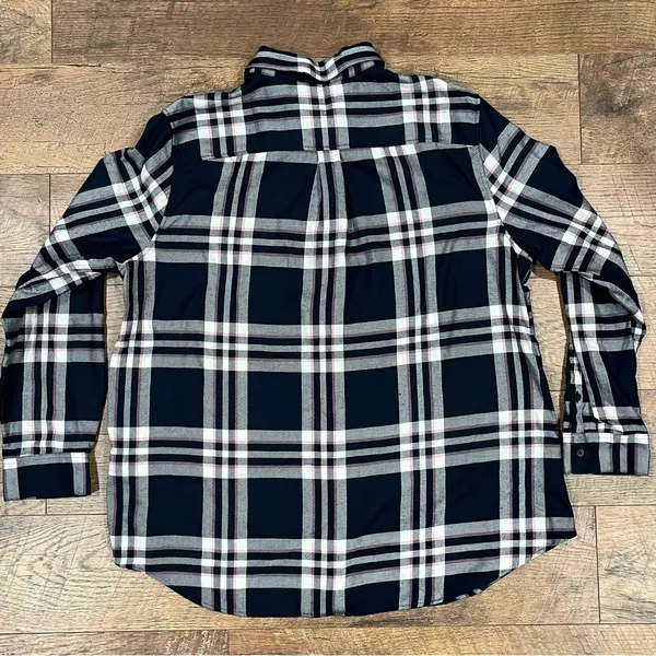 Banana Republic Boyfriend Fit Flannel Shirt - Image 9