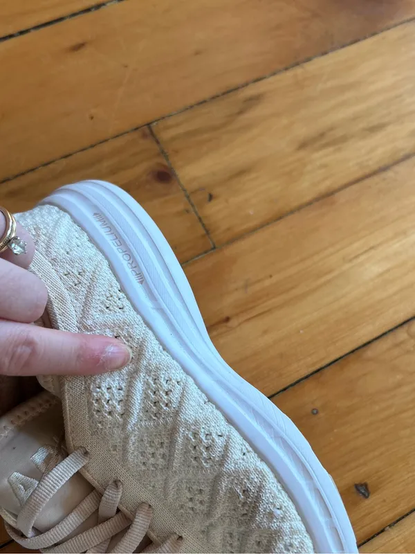 Apl techloom phantom sneakers women’s 7 beige - Image 7