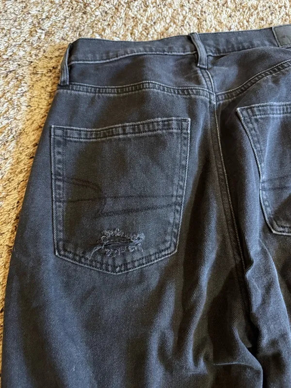 American Eagle Mom Jeans - Image 4