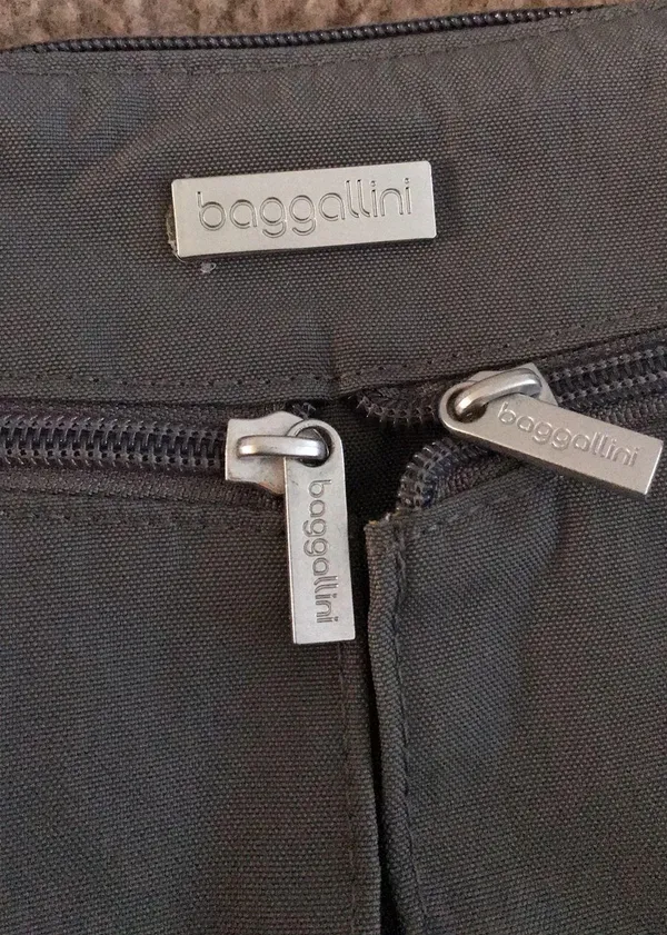 Baggallini Preowned  bag size 15*10 - Image 2