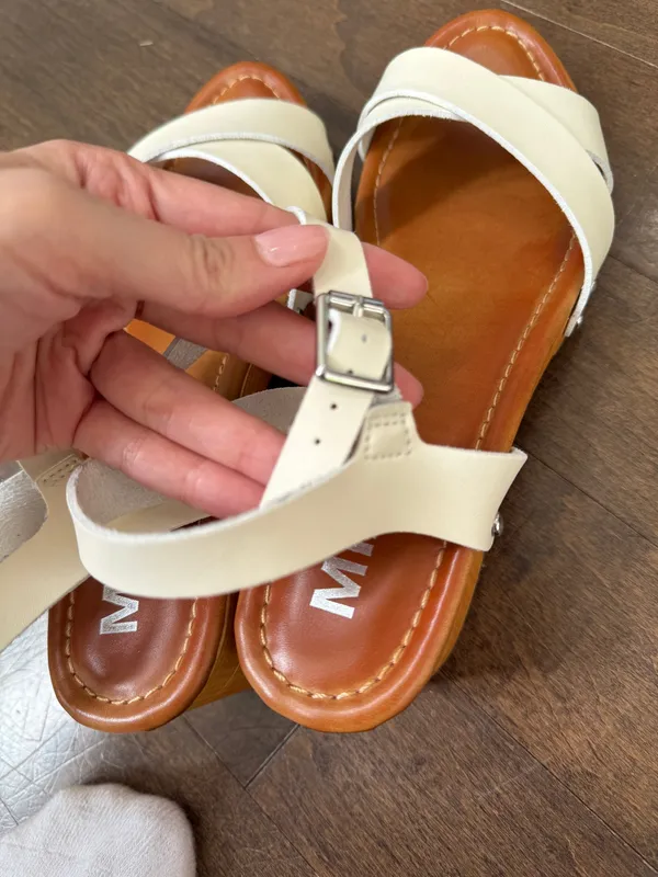 Mia white ankle strap wood block platform heel clog sandal 7.5 - Image 7
