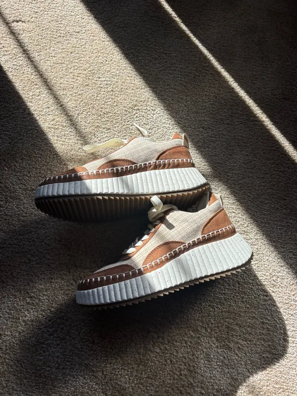 Universal Thread Sneakers Women’s - Image 2