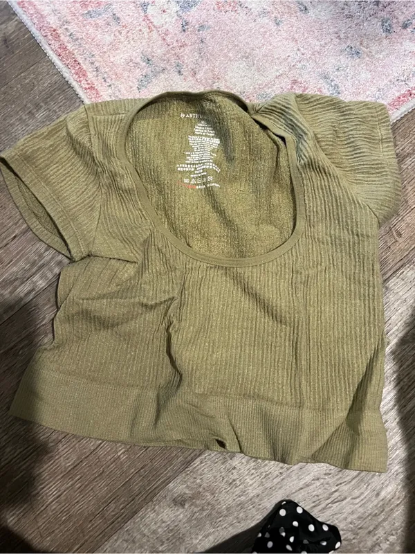 Anthropologie Olive Ribbed Scoop Neck Crop Top - Image 7