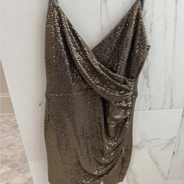Cosmopolitan Elegant Gold Sequin Dress - Image 2