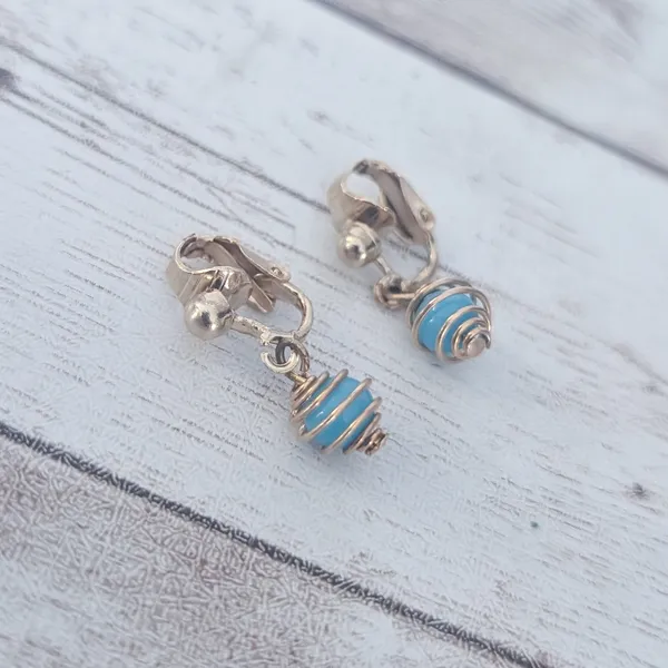 Vintage Clip On Earrings Dainty Light Blue & Gold Tone Dangle - Image 2