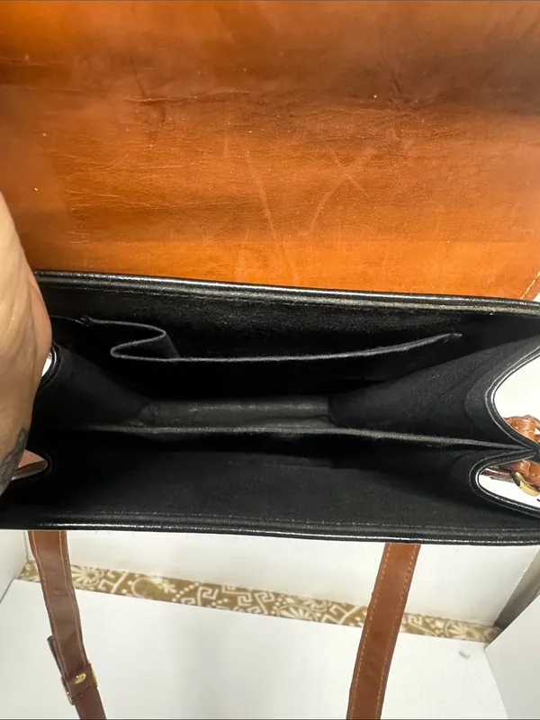 Vintage Moda Italiana Leather Brown Black Turnlock Crossbody Bag Handled Purse. - Image 9