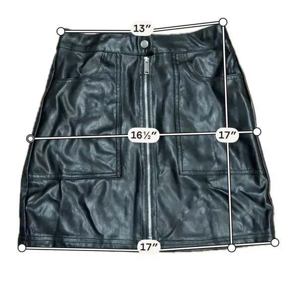 Love Tree black zip front faux leather mini skirt small - Image 3