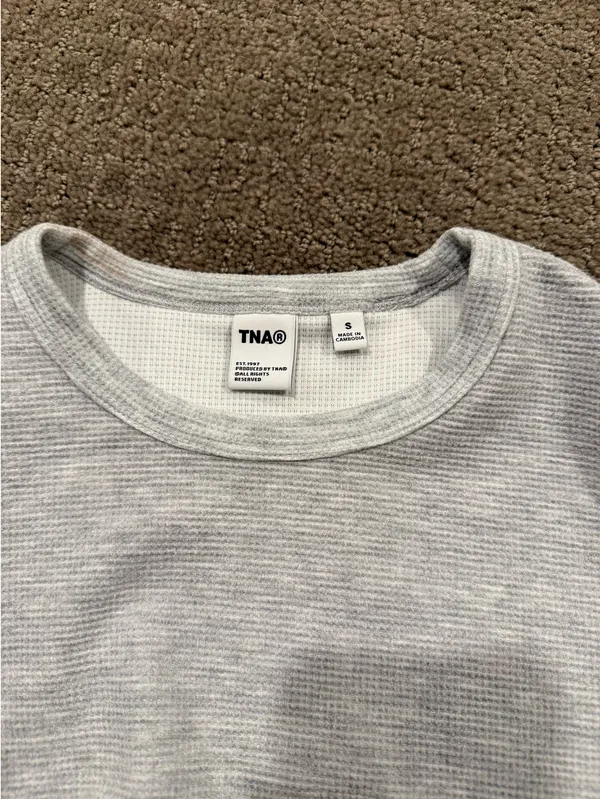 TNA Aritzia Long Sleeve Top - Image 4