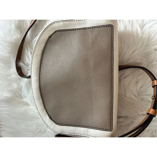 Fossil white and gray crossbody purse - Image 4