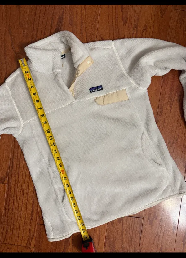 Patagonia Oatmeal Pullover Snap Fleece - size Large. ***refer to measurements for size. Gently Warn and excellent condition. Measurements approximately from armpit to armpit 19.5” not fully stretched out x 25” long. Non-smoking home. Priced at as is condition. Don’t like my price make a reasonable offer! And thank you for checking my closet! - Image 8