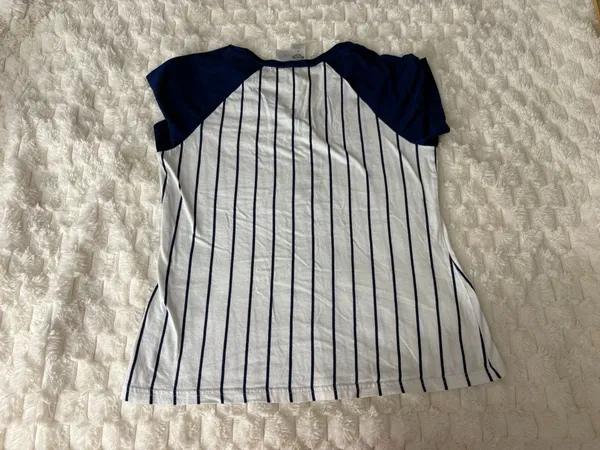 Concepts Sport Women's Boston Red Sox Vigor Pinstripe V-Neck Size M - Image 3