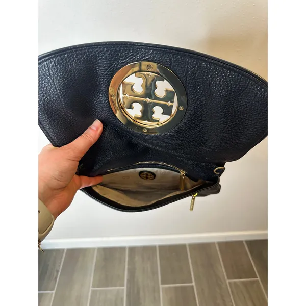 Tory Burch Black Leather Clutch‎ Gold Logo - Image 4